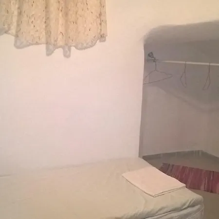 In The Center Of The Medieval Town,very Economical Appartement