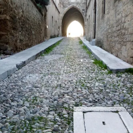 Apartment In The Center Of The Medieval Town,very Economical *