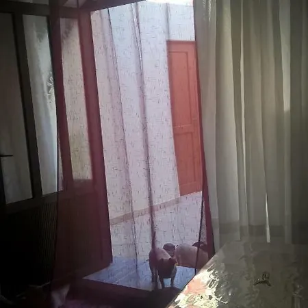Apartment In The Center Of The Medieval Town,very Economical